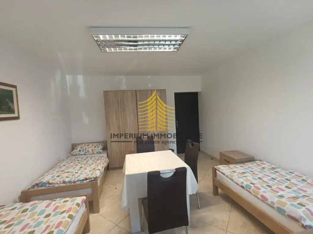 Kuća za najam – Karlovac, 294 m², 9-sobni – fotografija 3