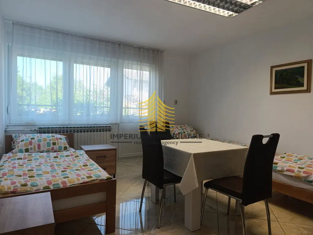 Kuća za najam – Karlovac, 294 m², 9-sobni – fotografija 5