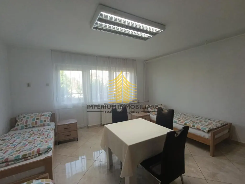 Kuća za najam – Karlovac, 294 m², 9-sobni