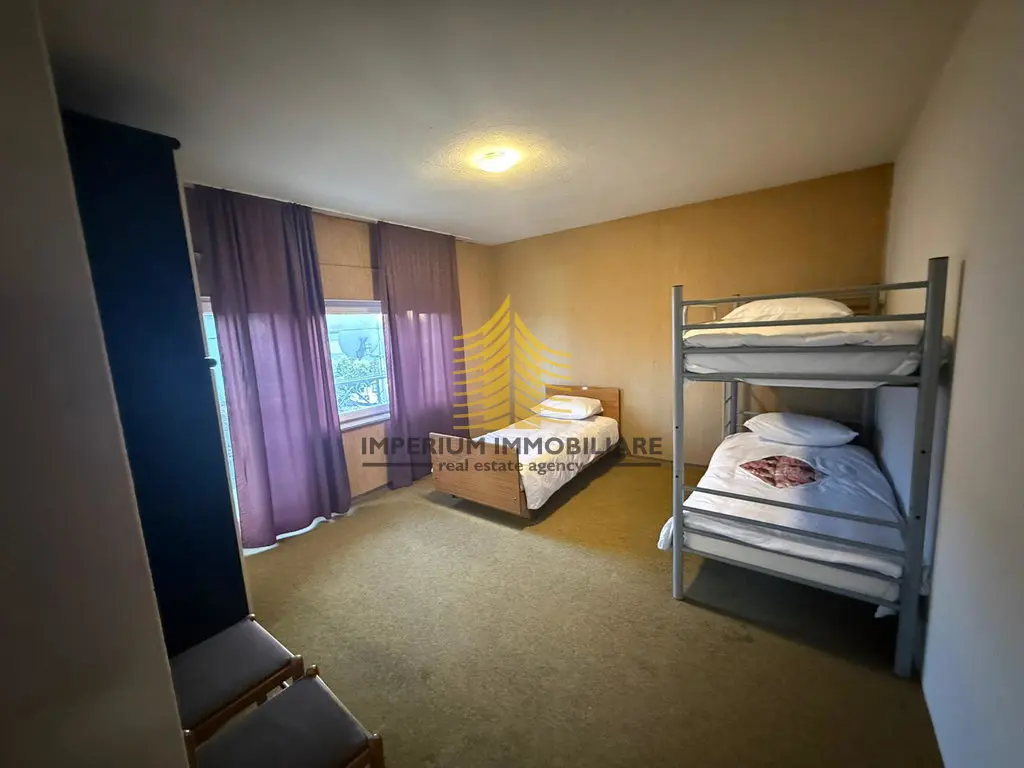Kuća za najam – Kaštel Stari, Kaštel Novi, 226 m², 12-sobni – fotografija 5