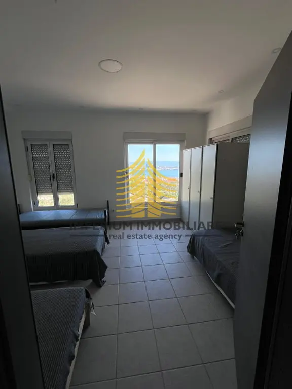 Kuća za najam – Kaštel Sućurac, 480 m², 11-sobni – fotografija 3