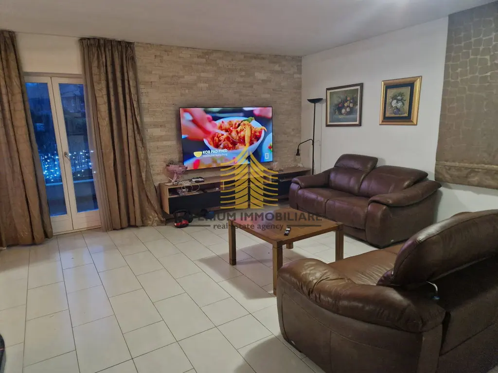 Kuća za najam – Samobor, 350 m², 4-sobni – fotografija 3