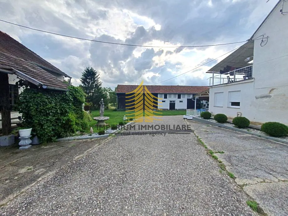 Kuća za najam – Sveti Ivan Zelina, 280 m², 5-sobni