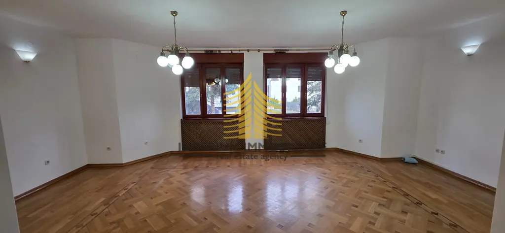 Kuća za najam – Maksimir, Zagreb, 400 m², 12-sobni