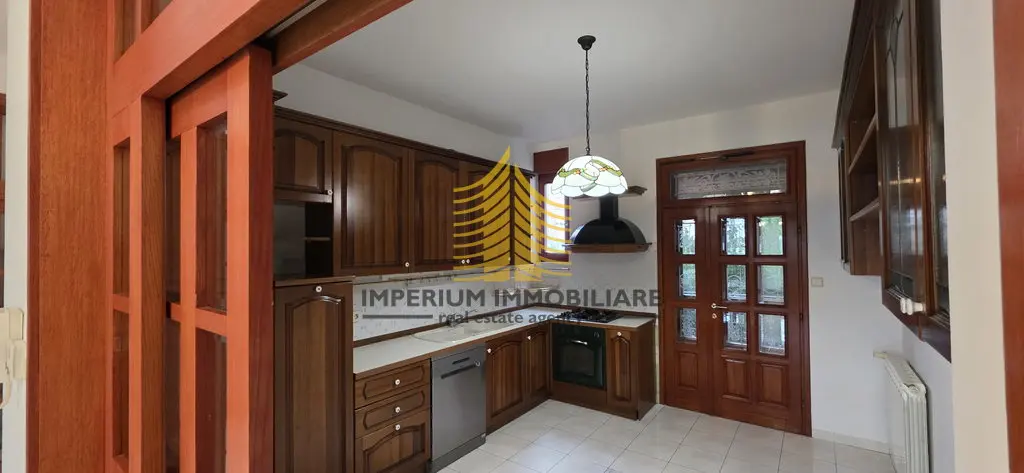 Kuća za najam – Maksimir, Zagreb, 400 m², 12-sobni – fotografija 5