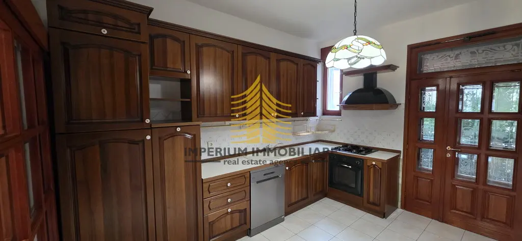 Kuća za najam – Maksimir, Zagreb, 400 m², 12-sobni – fotografija 6