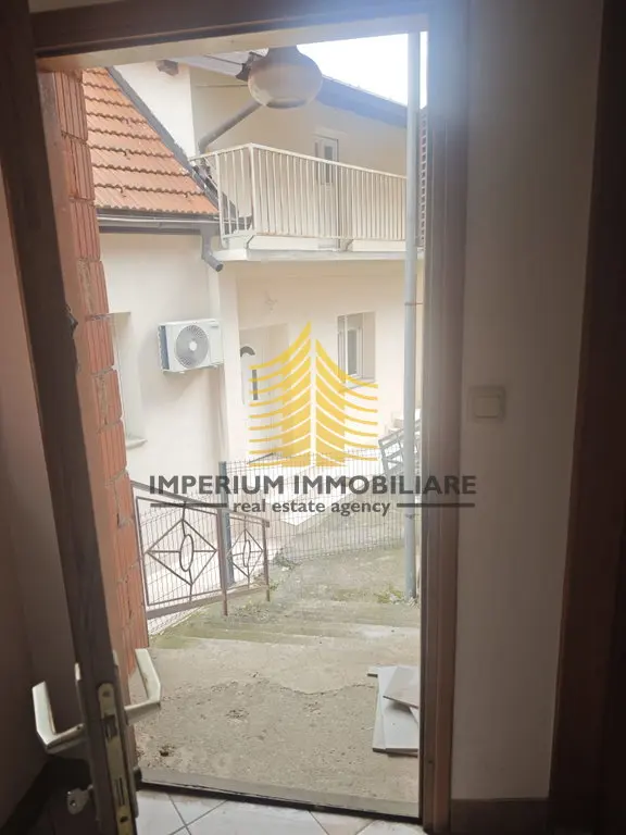 Kuća za najam – Sesvete, Zagreb, 130 m², 6-sobni – fotografija 5