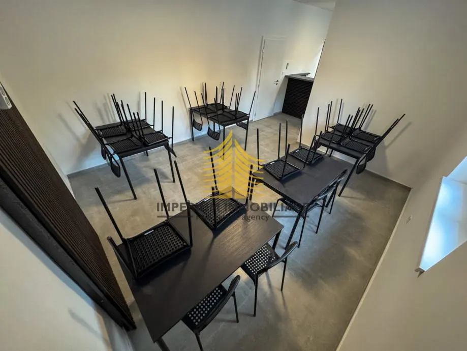 Kuća za najam – Sesvete, Zagreb, 300 m², 8-sobni – fotografija 2