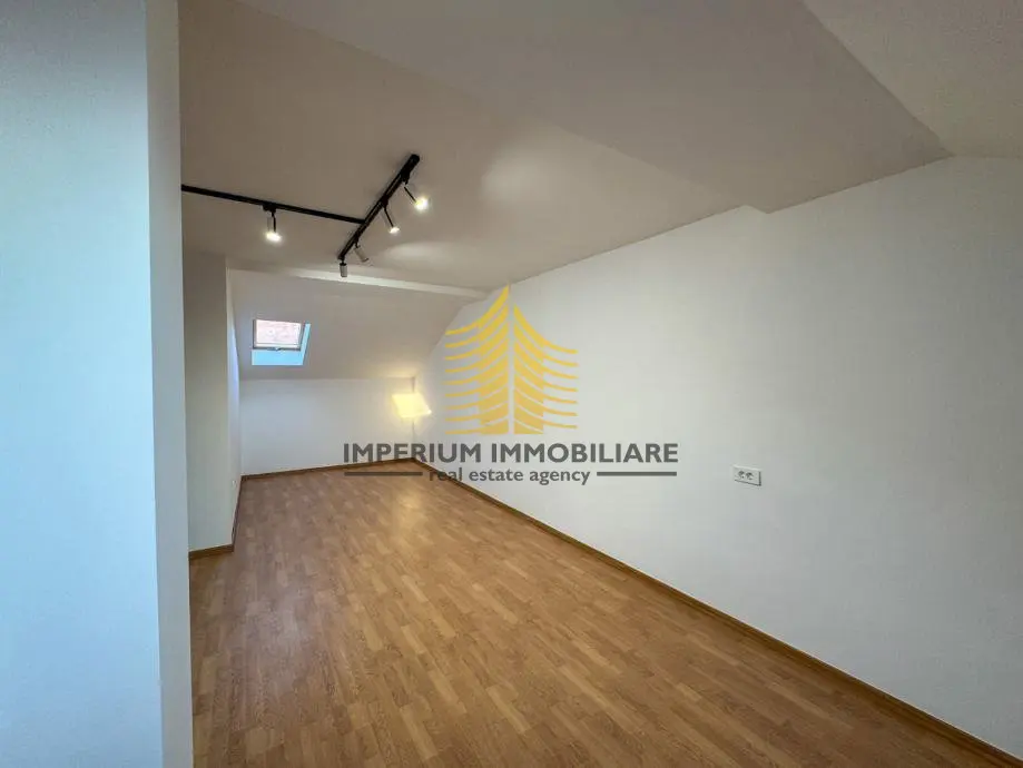 Kuća za najam – Sesvete, Zagreb, 300 m², 8-sobni – fotografija 5