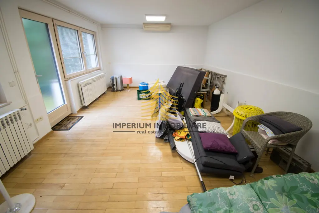 Kuća za najam – Zelengaj, Zagreb, 176 m², 8-sobni – fotografija 2