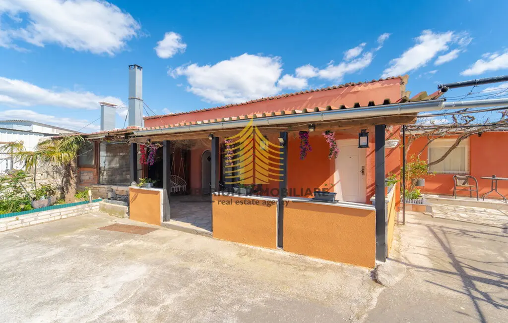 Kuća na prodaju – Karin, Benkovac, 250 m², 16-sobni
