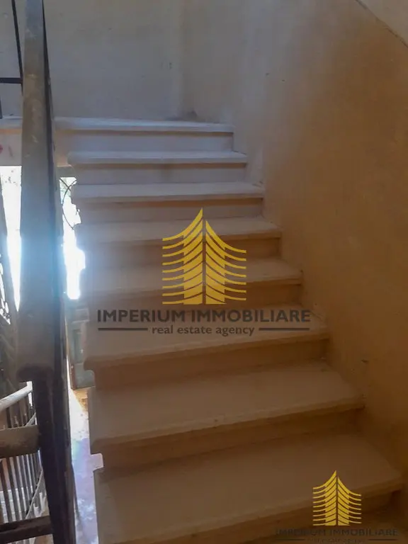 Kuća na prodaju – Cres, 500 m², 5-sobni – fotografija 3