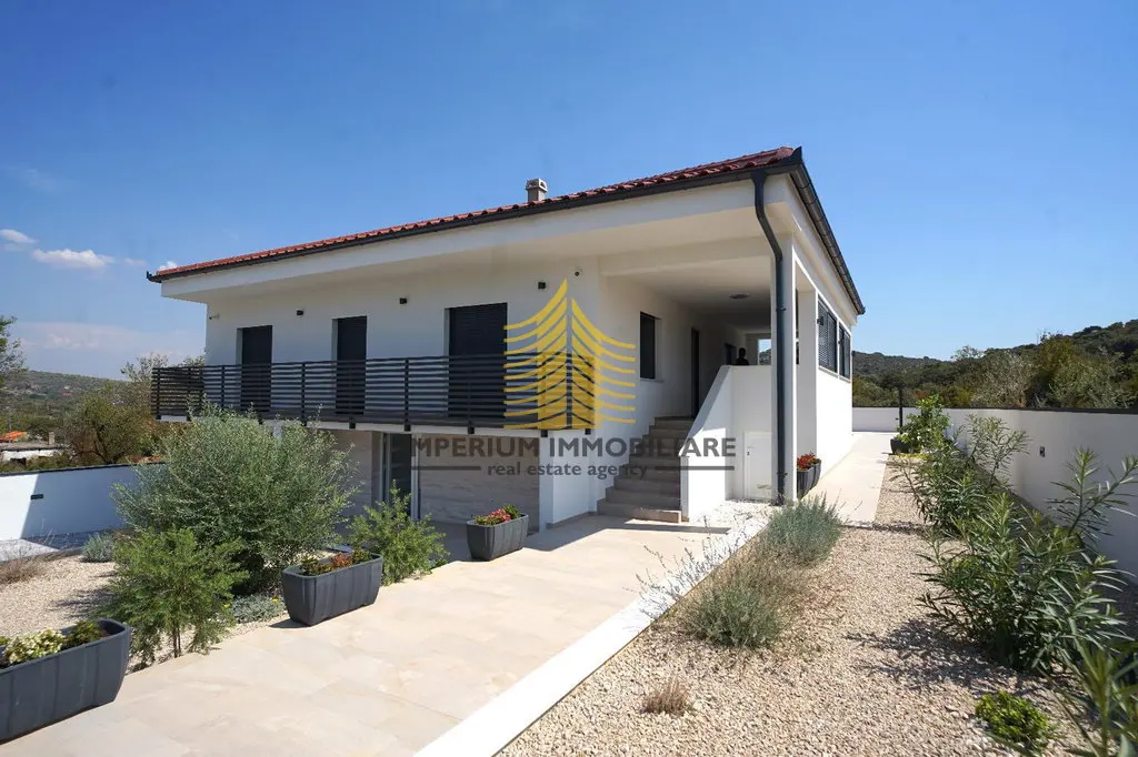 Kuća na prodaju – Biograd na moru, Donja Jagodnja, 162 m², 4-sobni