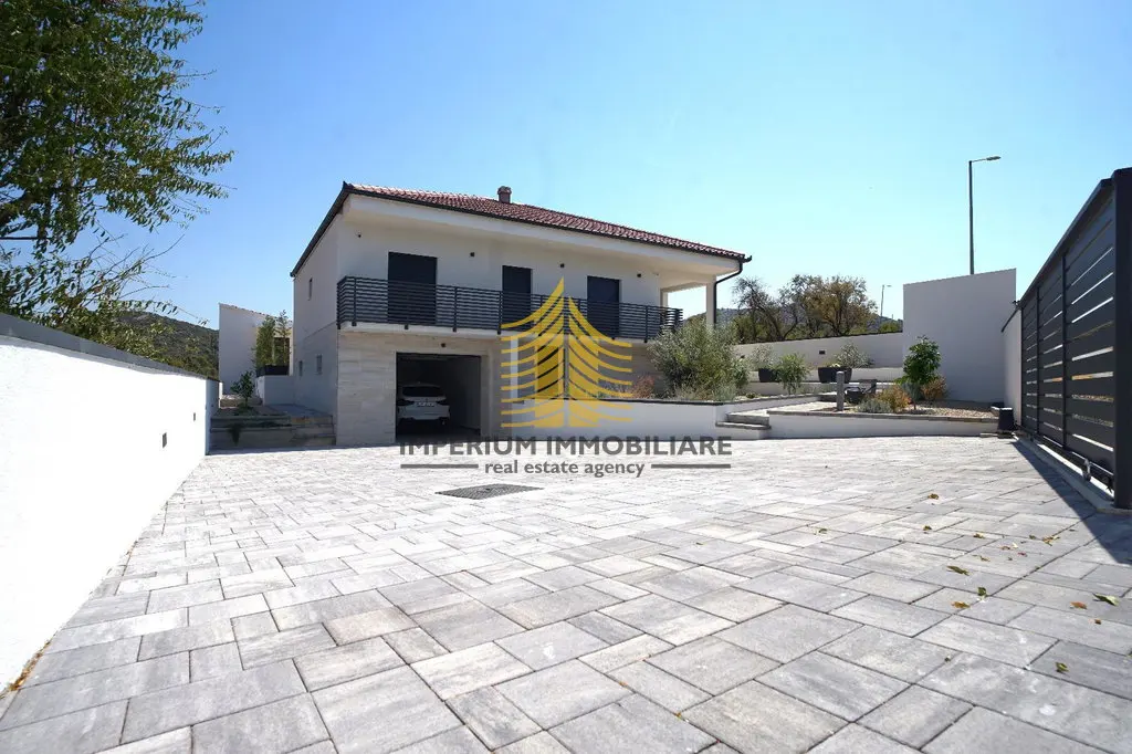 Kuća na prodaju – Biograd na moru, Donja Jagodnja, 162 m², 4-sobni – fotografija 2