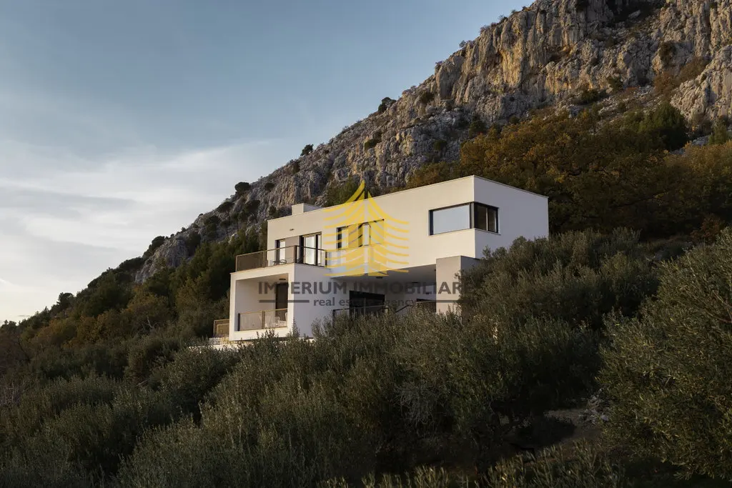 Kuća na prodaju – Gornje Jesenje, Dugi Rat, 213 m², 4-sobni – fotografija 3