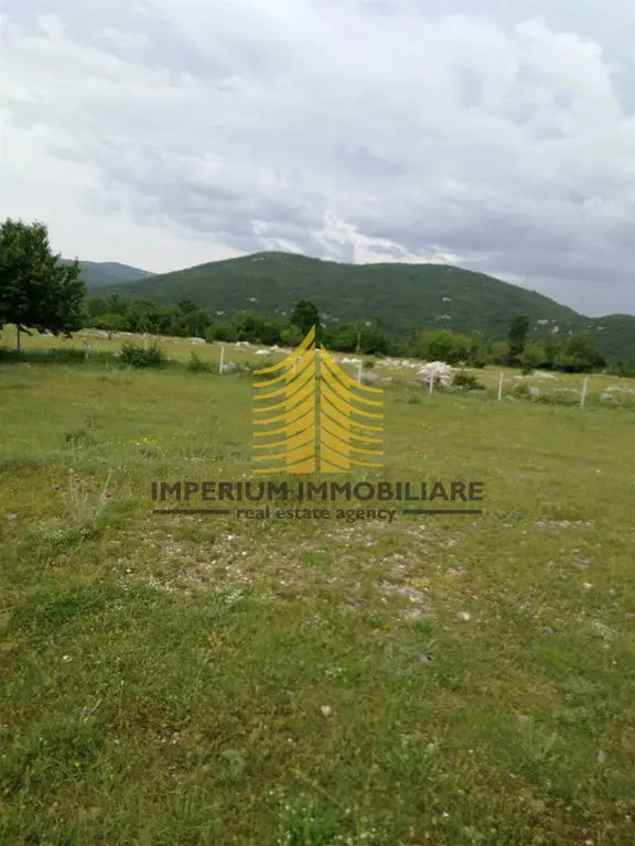 Kuća na prodaju – Gračac, 140 m², 8-sobni – fotografija 4
