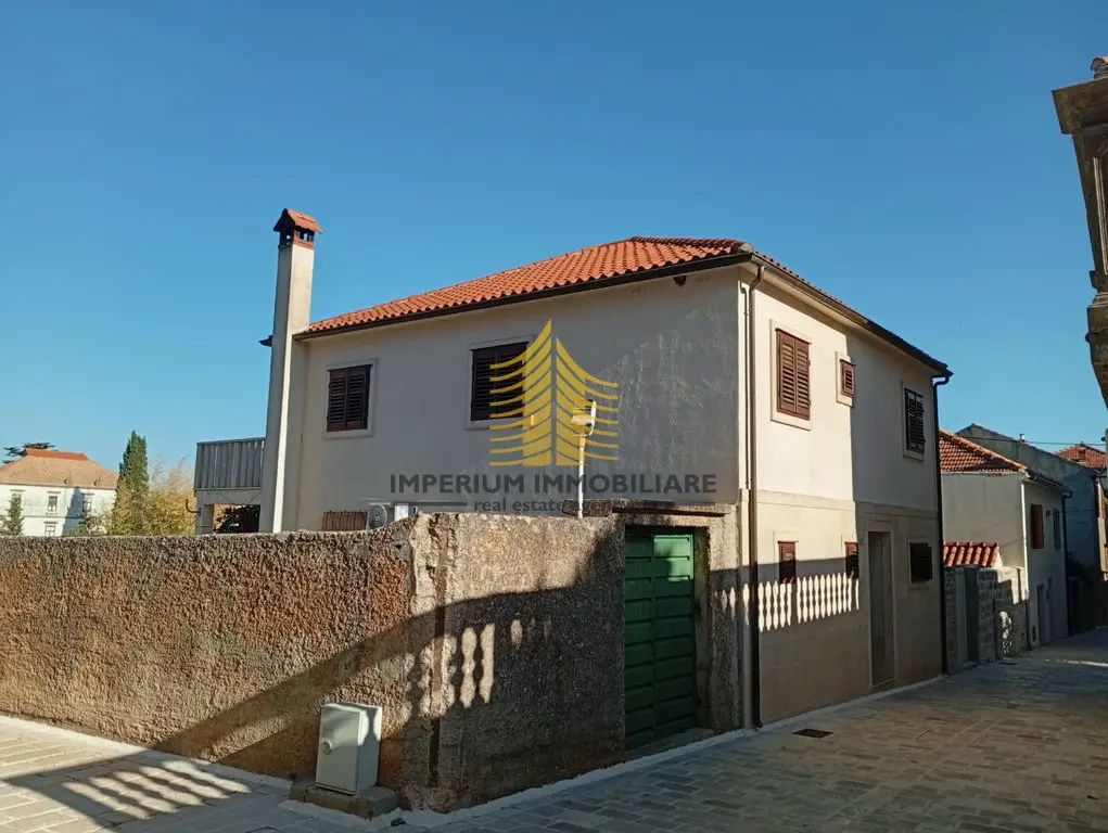 Kuća na prodaju – Hvar, 210 m², 7-sobni – fotografija 2