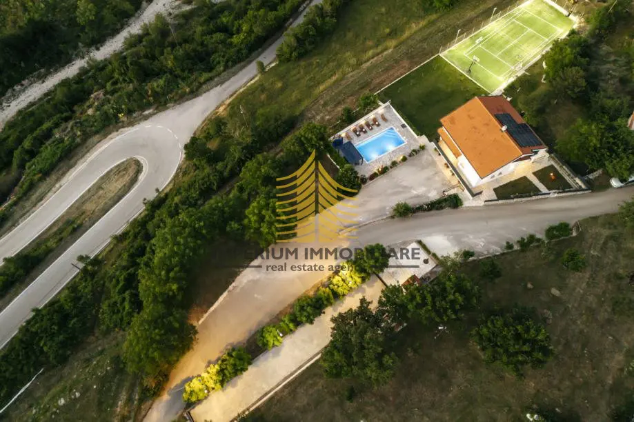 Kuća na prodaju – Imotski, 156 m², 5-sobni – fotografija 3