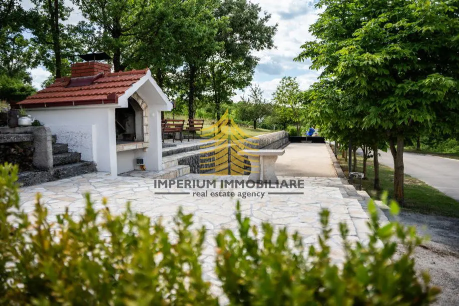 Kuća na prodaju – Imotski, 156 m², 5-sobni – fotografija 4