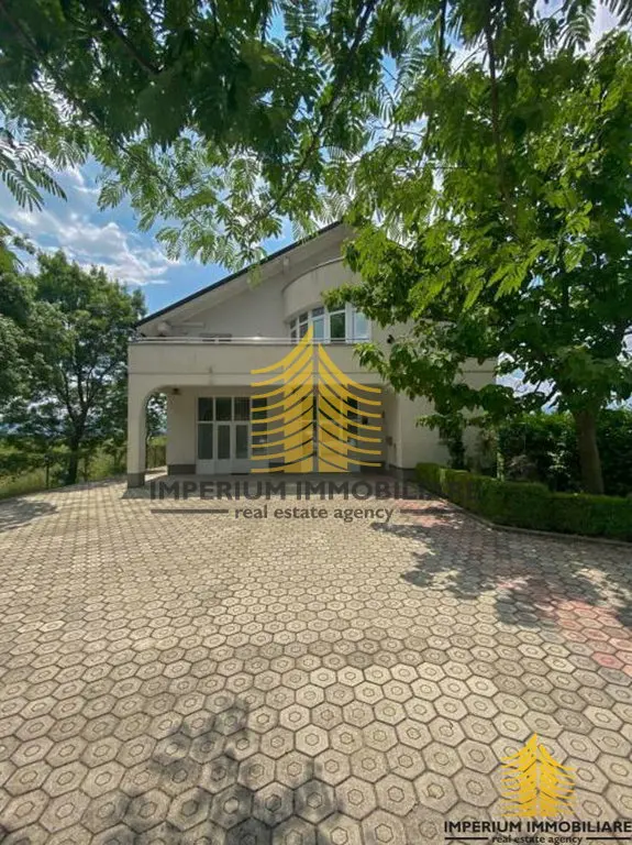 Kuća na prodaju – Imotski, 510 m², 5-sobni
