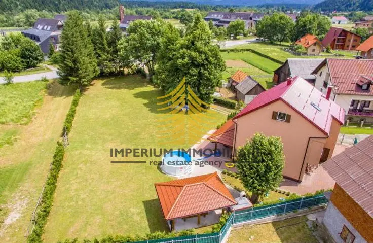 Kuća na prodaju – Jasenak, 200 m², 7-sobni