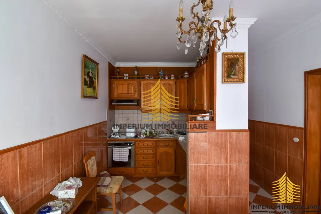 Kuća na prodaju – Jastrebarsko, 340 m², 9-sobni – fotografija 3
