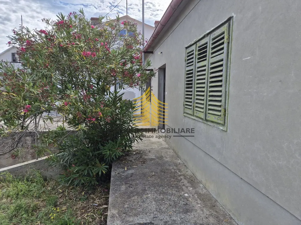 Kuća na prodaju – Kali, 90 m², 4-sobni