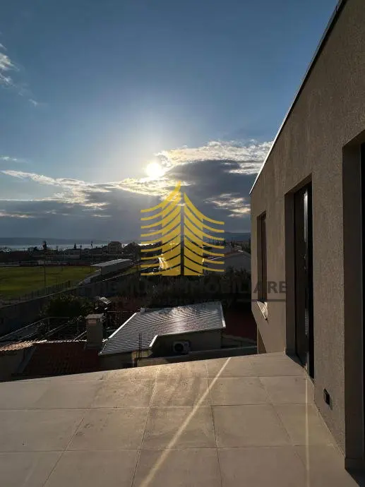 Kuća na prodaju – Kaštel Gomilica, 200 m², 4-sobni – fotografija 3