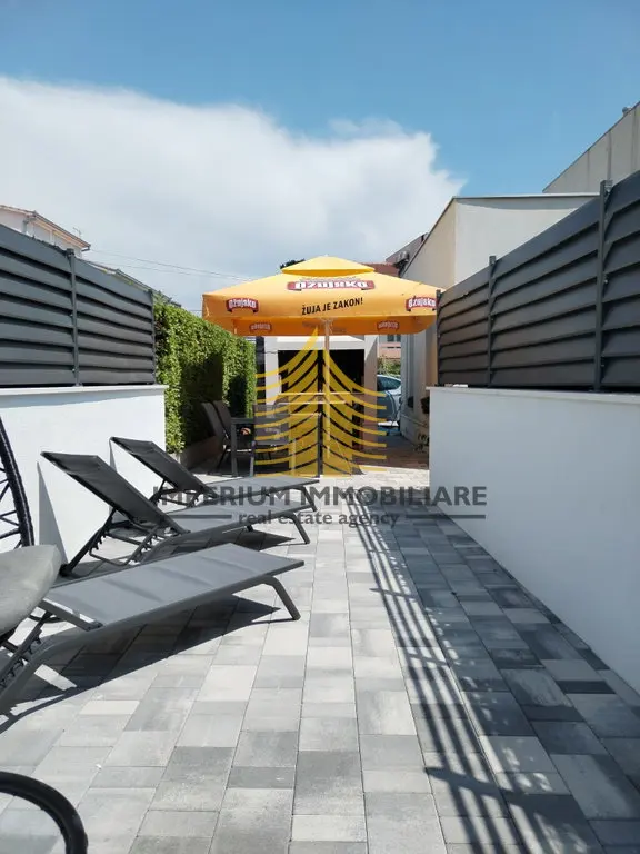 Kuća na prodaju – Kaštel Kambelovac, 180 m², 6-sobni – fotografija 6