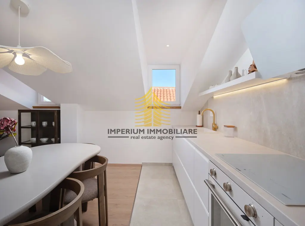 Kuća na prodaju – Kaštel Stari, Kaštel Novi, 180 m², 4-sobni – fotografija 5