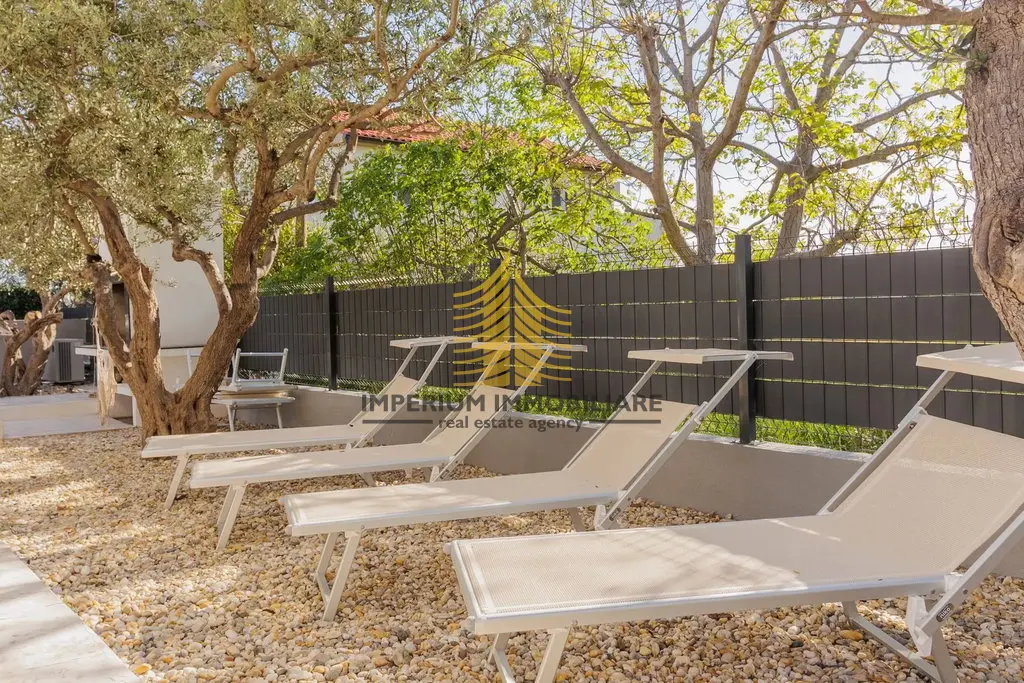 Kuća na prodaju – Kaštel Stari, 190 m², 4-sobni – fotografija 5