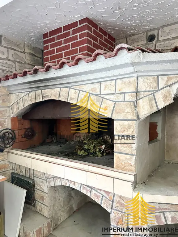 Kuća na prodaju – Kaštel Sućurac, 140 m², 4-sobni – fotografija 2