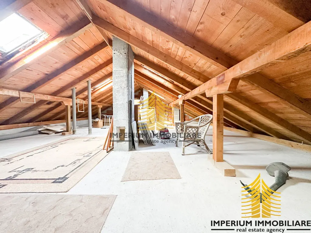 Kuća na prodaju – Kaštel Sućurac, 140 m², 4-sobni – fotografija 5