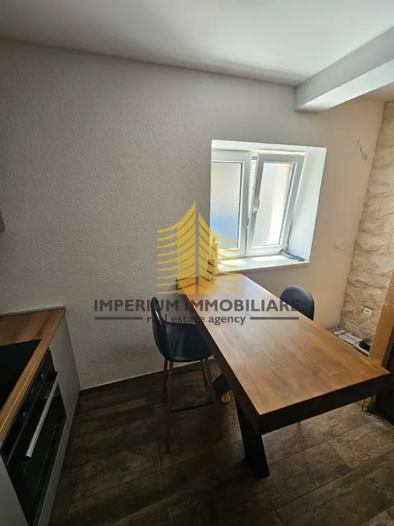 Kuća na prodaju – Kaštel Sućurac, 51 m², 2-sobni – fotografija 3