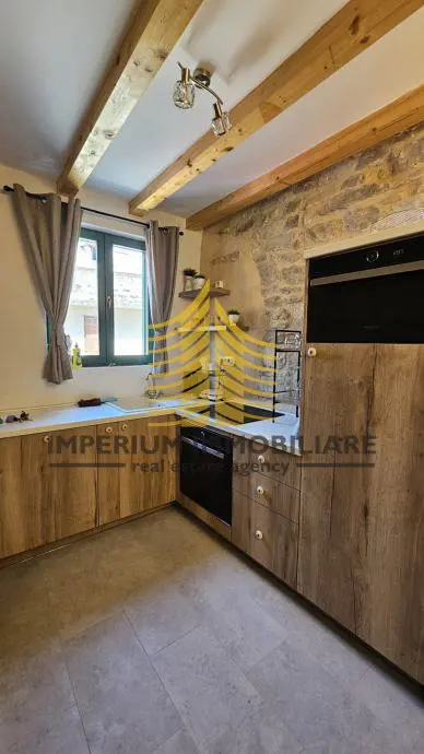 Kuća na prodaju – Kaštel Sućurac, 60 m², 1-sobni – fotografija 5
