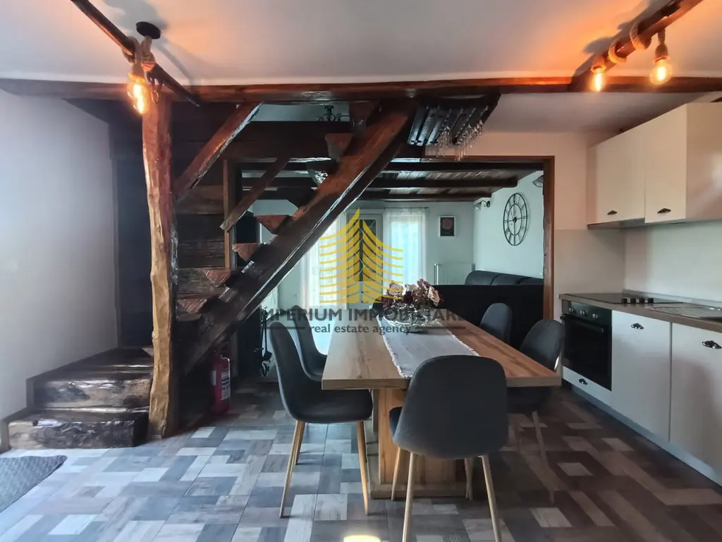 Kuća na prodaju – Koranski Brijeg, 200 m², 6-sobni – fotografija 2