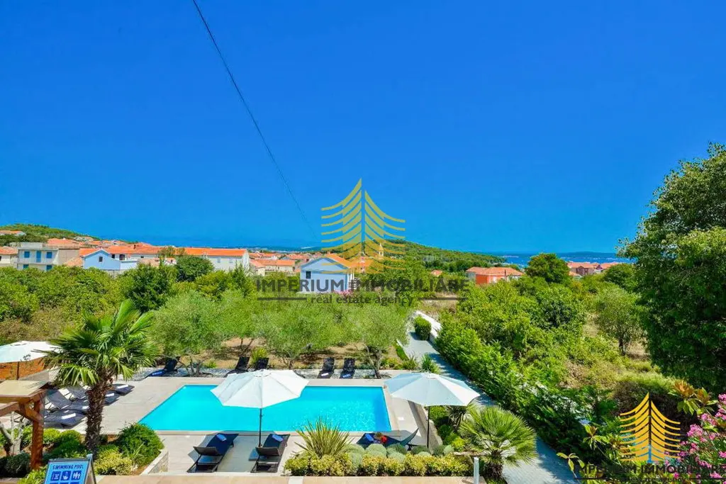 Kuća na prodaju – Kukljica, 594 m², 10-sobni – fotografija 4