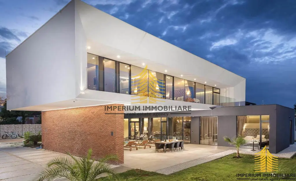 Kuća na prodaju – Ližnjan, 380,68 m², 6-sobni