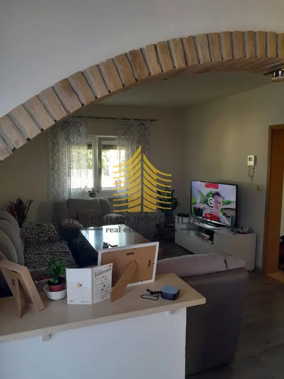 Kuća na prodaju – Loborika, 129 m², 3-sobni – fotografija 4