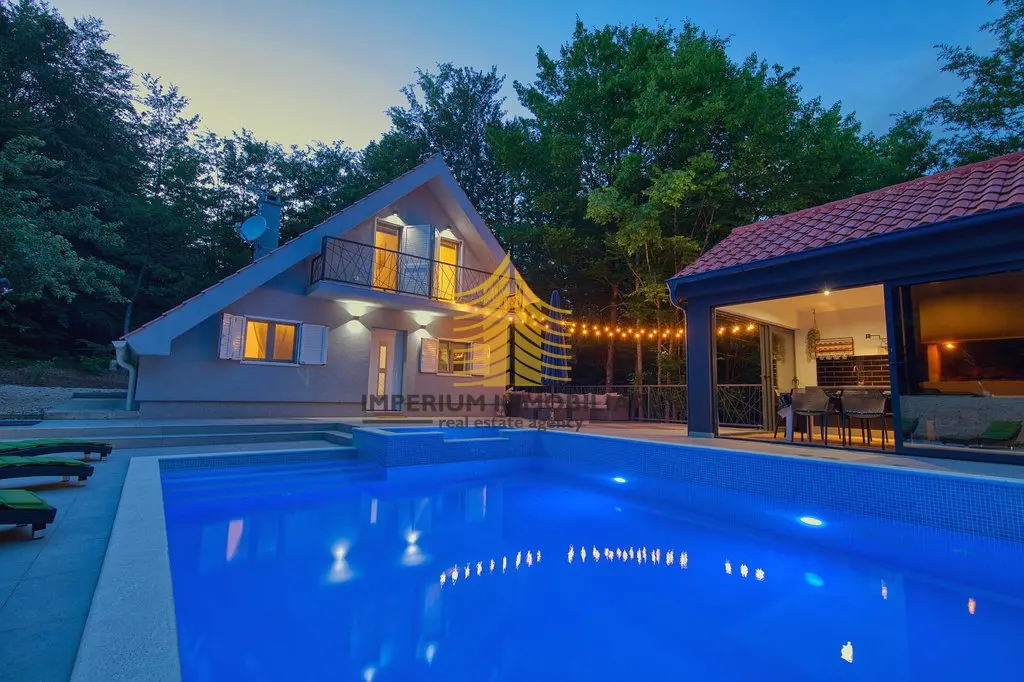 Kuća na prodaju – Lovinac, 90 m², 4-sobni