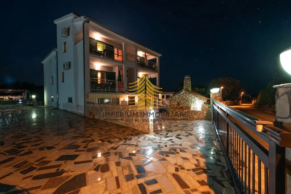 Kuća na prodaju – Marina, 470 m², 12-sobni – fotografija 3