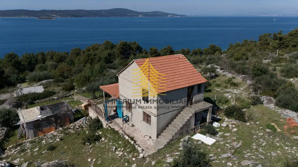 Kuća na prodaju – Milna, 150 m², 6-sobni