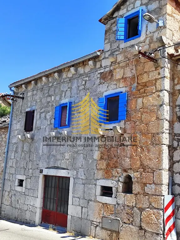 Kuća na prodaju – Ložišća, Milna, 90 m², 5-sobni