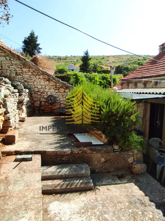 Kuća na prodaju – Ložišća, Milna, 90 m², 5-sobni – fotografija 3