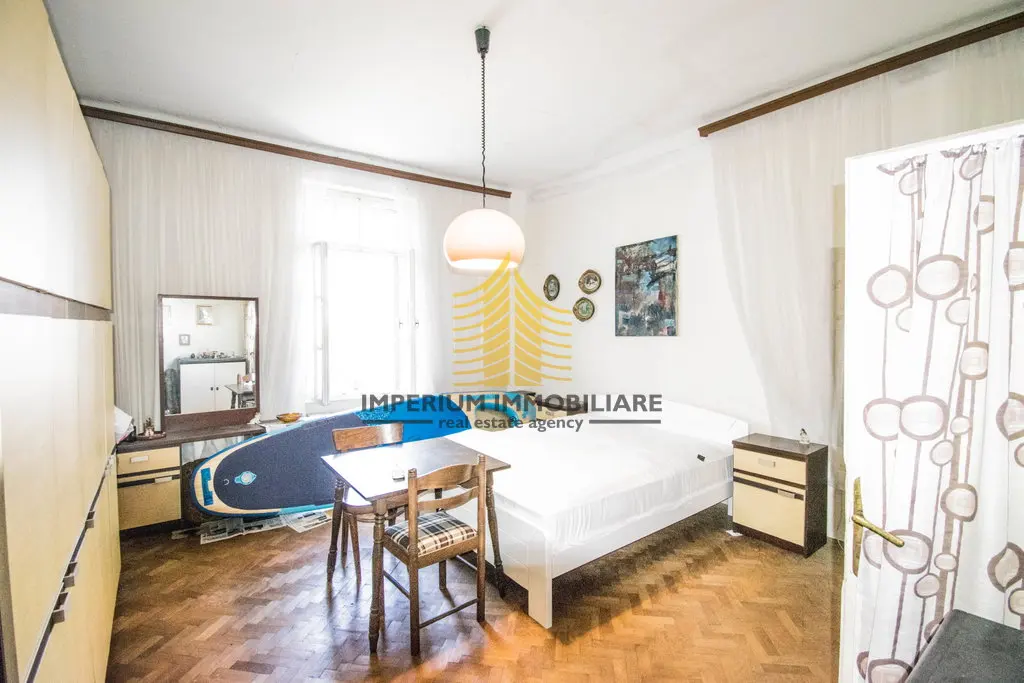 Kuća na prodaju – Novi Vinodolski, 400 m², 5-sobni – fotografija 3