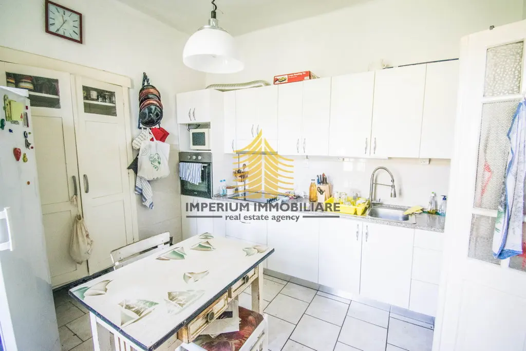 Kuća na prodaju – Novi Vinodolski, 400 m², 5-sobni – fotografija 4