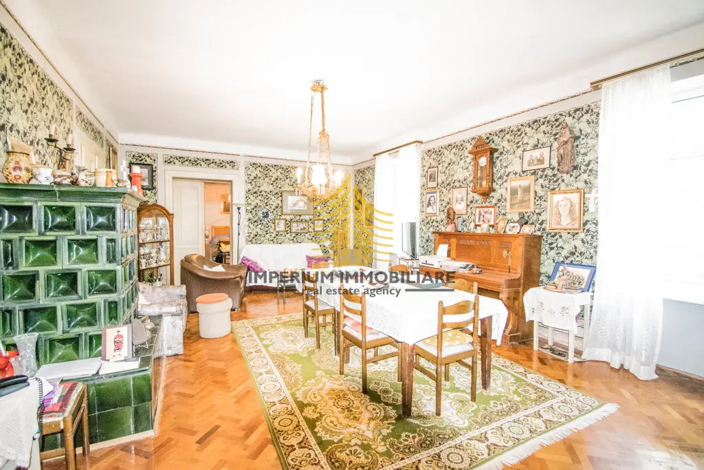 Kuća na prodaju – Novi Vinodolski, 400 m², 5-sobni
