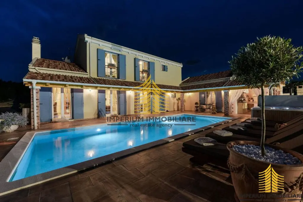 Kuća na prodaju – Novigrad, 180 m², 4-sobni – fotografija 6