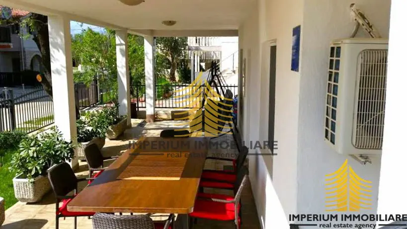 Kuća na prodaju – Obrovac, 291 m², 7-sobni – fotografija 2
