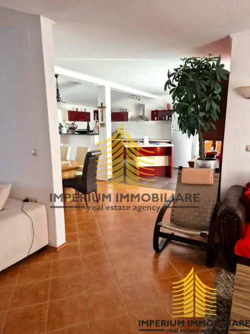 Kuća na prodaju – Obrovac, 291 m², 7-sobni – fotografija 6